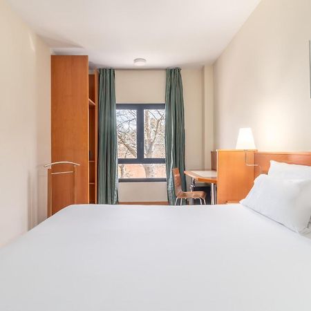 Exe Pozuelo Hotel Pozuelo de Alarcón Екстериор снимка