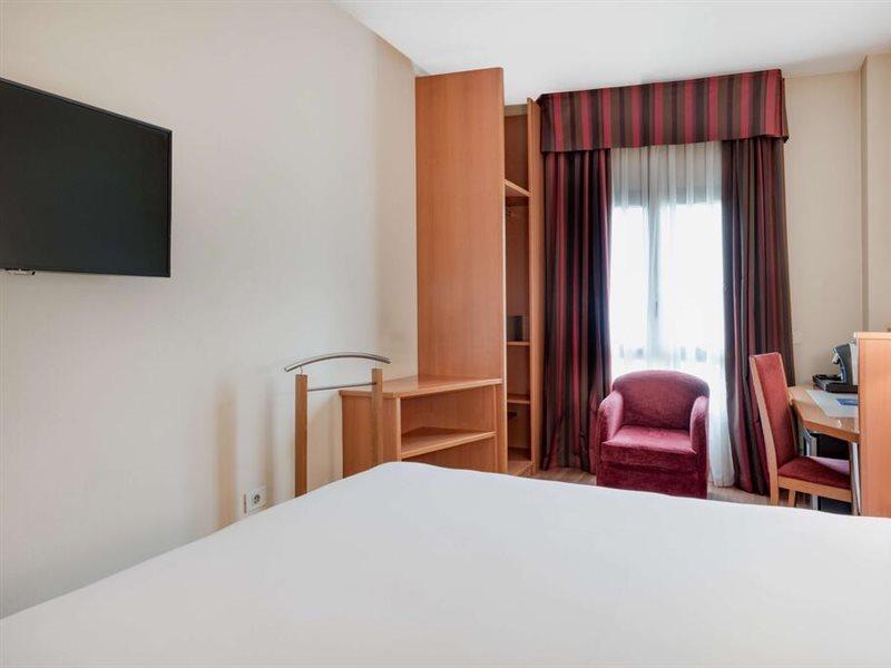 Exe Pozuelo Hotel Pozuelo de Alarcón Екстериор снимка