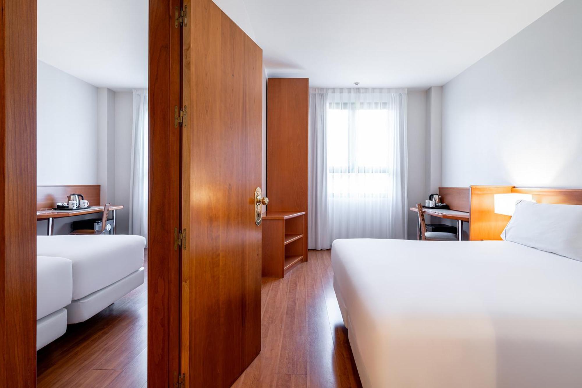 Exe Pozuelo Hotel Pozuelo de Alarcón Екстериор снимка